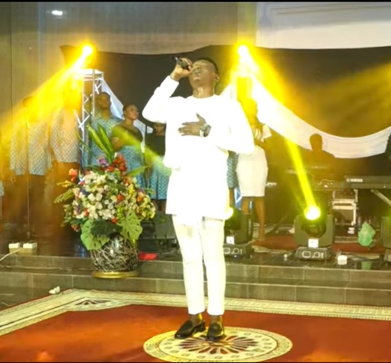 Lyrics Maxwell Amu ESE WO